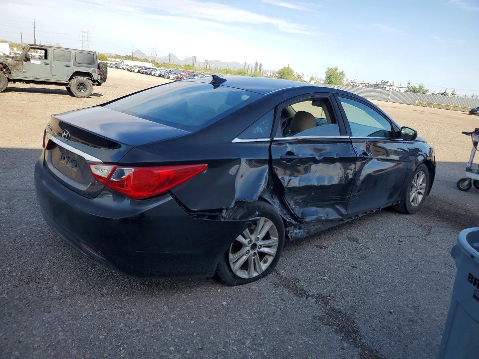 Photo 3 from auction – 2013 HYUNDAI SONATA with VIN 5NPEB4AC3DH595340