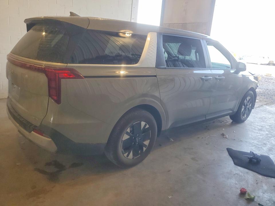 Photo 3 from auction – 2027 KIA CARNIVAL with VIN KNDNB5KA6V6194444