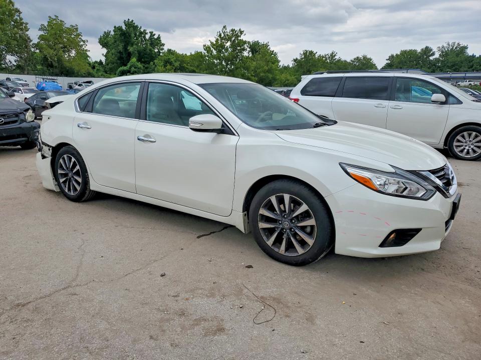 Photo 4 from auction – 2017 NISSAN ALTIMA with VIN 1N4AL3AP3HC145218
