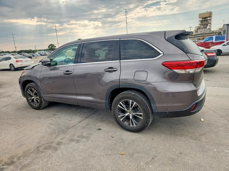 Photo 2 from auction – 2018 TOYOTA HIGHLANDER with VIN 5TDZARFH6JS035338