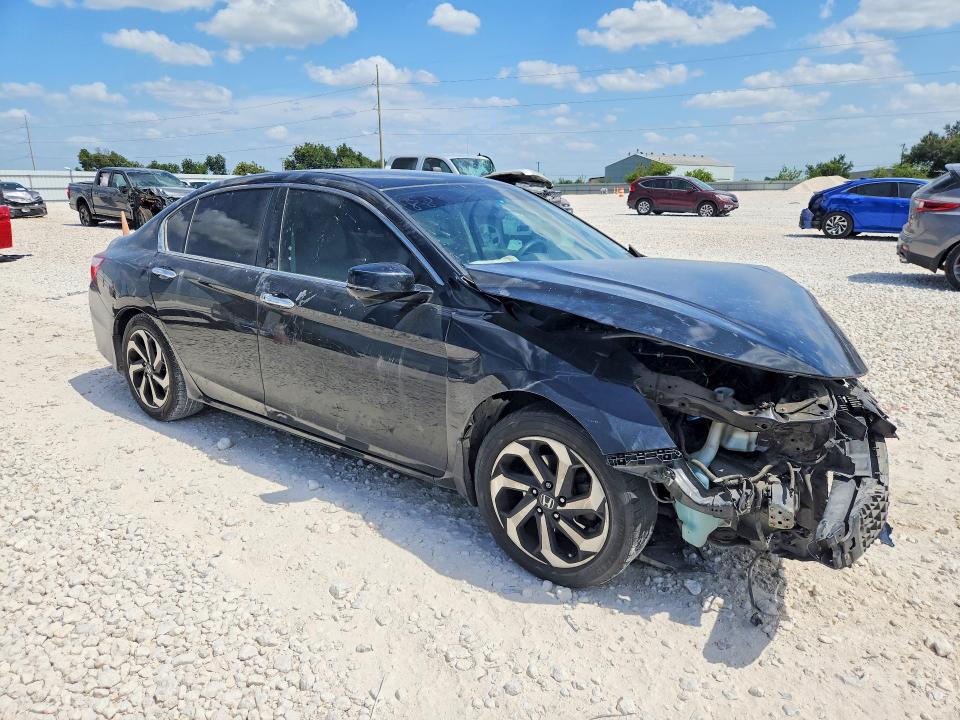 Photo 4 from auction – 2017 HONDA ACCORD with VIN 1HGCR2F76HA243810