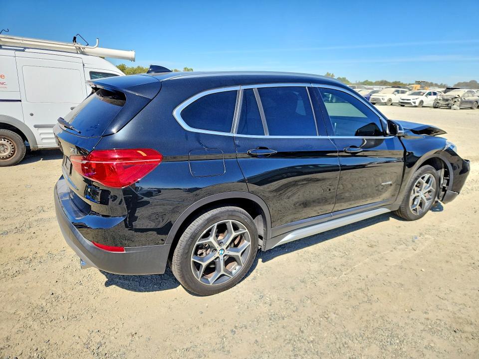 Foto 3 de la subasta – 2018 BMW X1 con VIN WBXHT3C36J5K27864