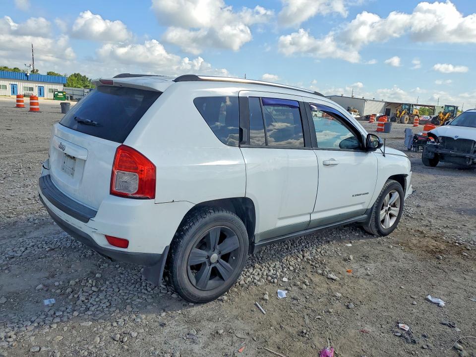 Photo 3 from auction – 2011 JEEP COMPASS with VIN 1J4NF1FB7BD244785