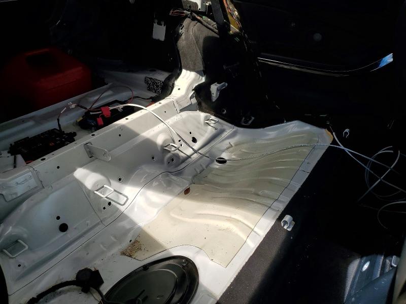 Photo 10 from auction – 2015 BMW M4 with VIN WBS3R9C59FK333107