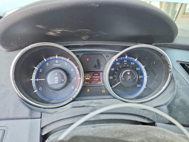 Photo 9 from auction – 2014 HYUNDAI SONATA with VIN 5NPEB4AC0EH903937