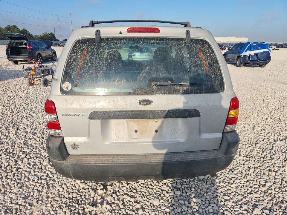 Photo 6 from auction – 2004 FORD ESCAPE with VIN 1FMYU02174KA16022
