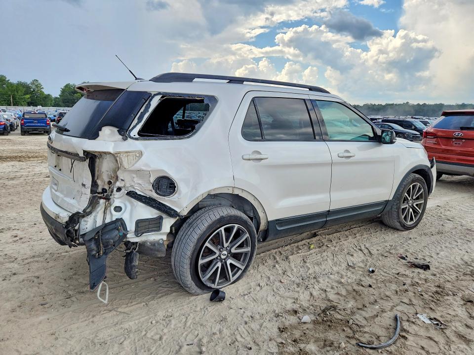 Photo 3 from auction – 2015 FORD EXPLORER with VIN 1FM5K8D85FGC47685