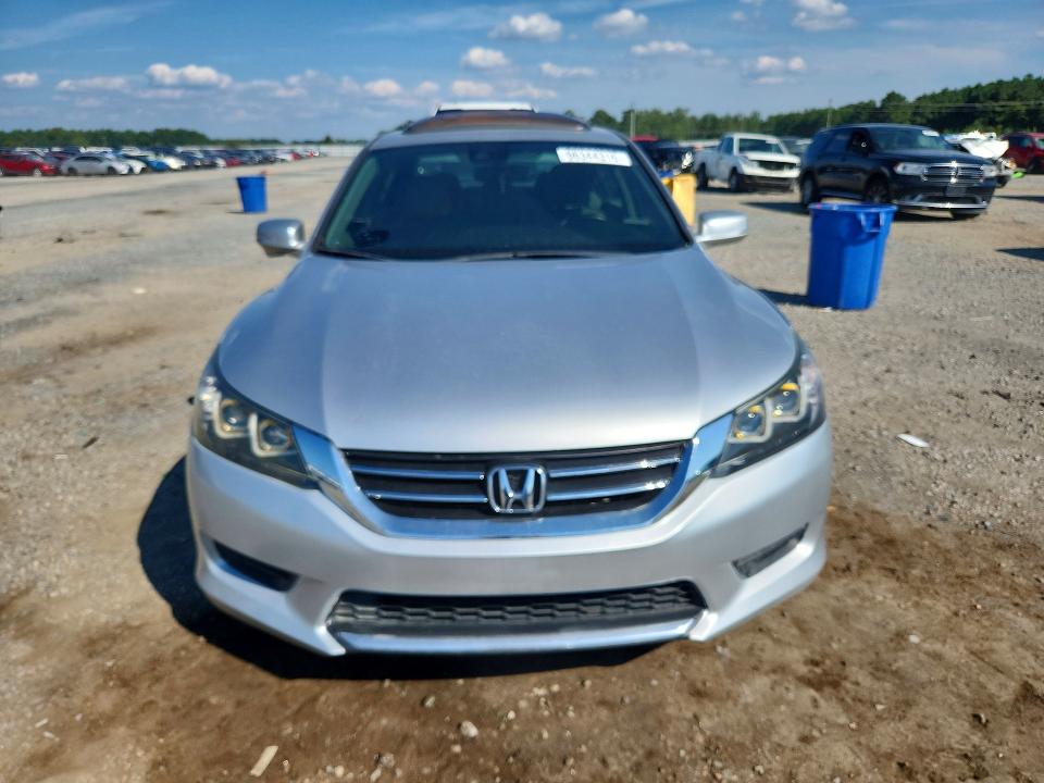 Photo 5 from auction – 2015 HONDA ACCORD with VIN 1HGCR2F80FA152392