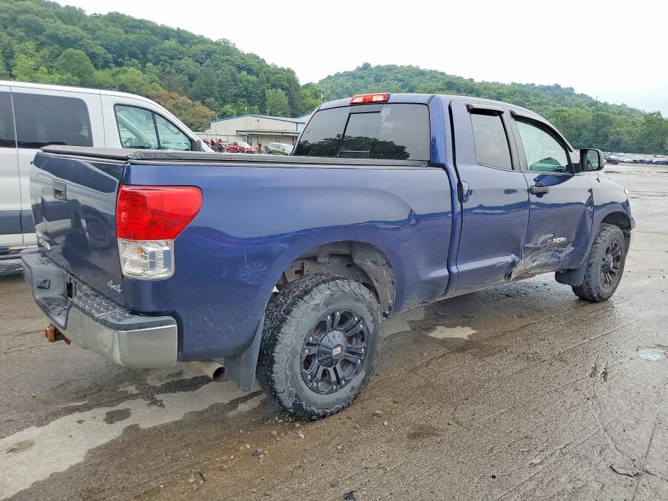 Photo 3 from auction – 2013 TOYOTA TUNDRA with VIN 5TFUM5F12DX040645