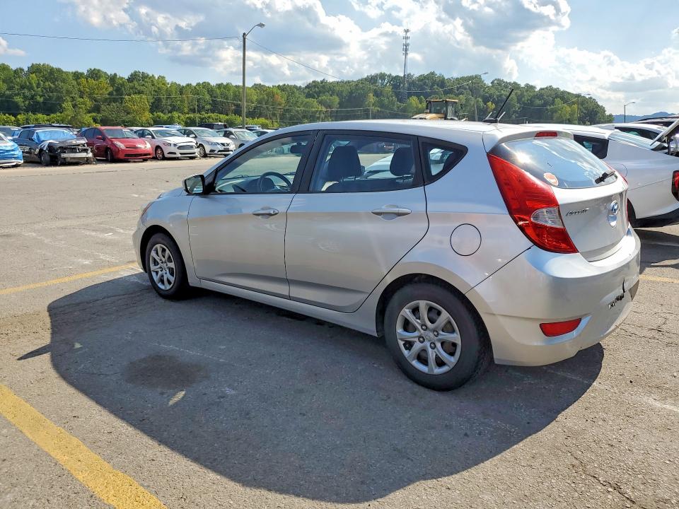 Photo 2 from auction – 2012 HYUNDAI ACCENT with VIN KMHCT5AE2CU052573