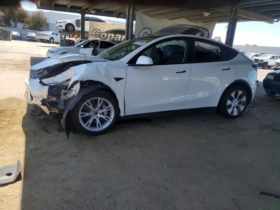 TESLA MODEL Y 2021 с VIN 5YJYGDEE9MF150254 - Снимка от търг