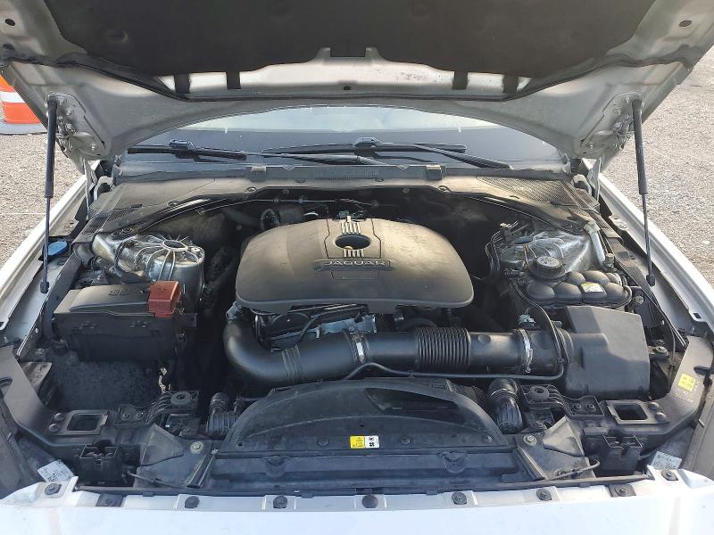 Zdjęcie 11 z aukcji – 2017 JAGUAR XE z VIN SAJAD4BG9HA973749