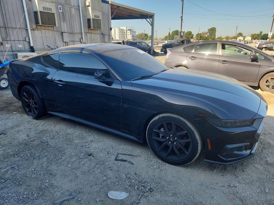 Photo 4 from auction – 2026 FORD MUSTANG with VIN 1FA6P8TH6T5101577