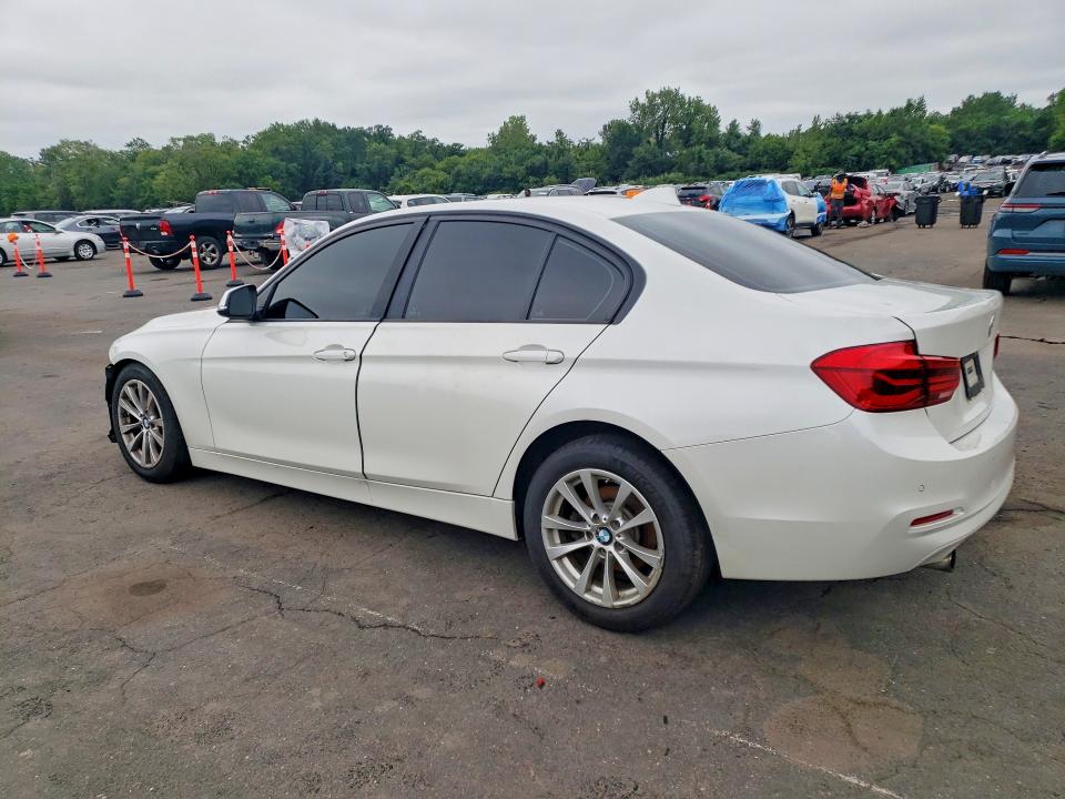 Photo 2 from auction – 2017 BMW 320 with VIN WBA8E5G58HNU22371