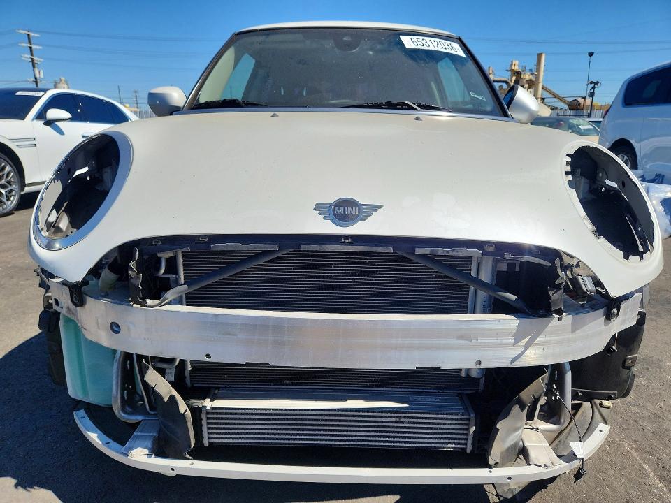 Photo 5 from auction – 2023 MINI COOPER with VIN WMW33DH05P2T78763