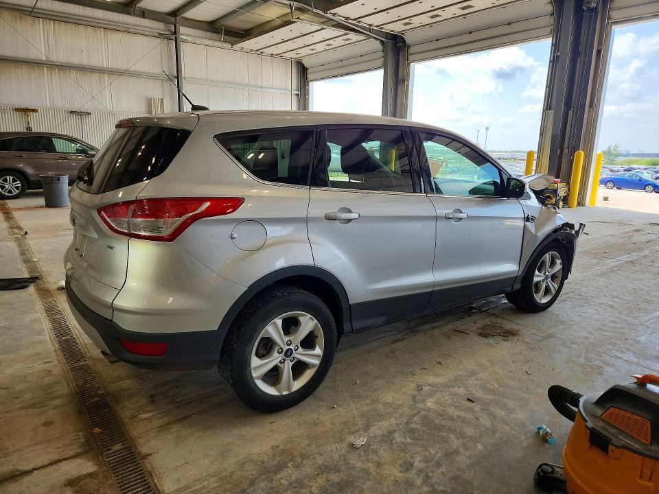 Photo 3 from auction – 2016 FORD ESCAPE with VIN 1FMCU0G73GUC89751