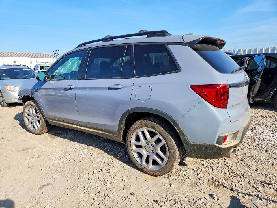 Photo 2 from auction – 2025 HONDA PASSPORT with VIN 5FNYF8H52SB015815