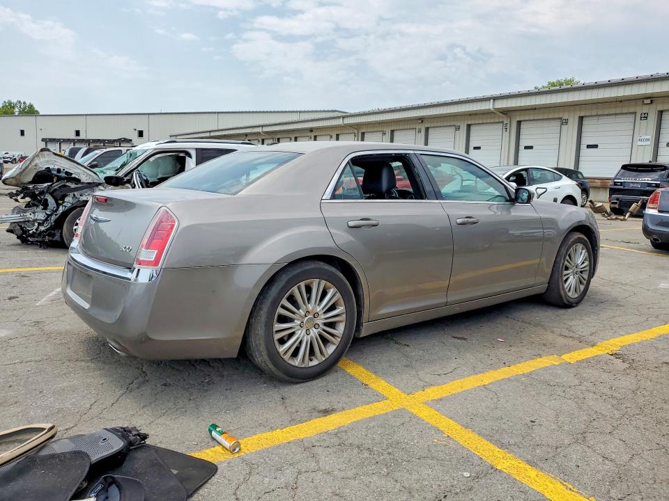 Фото 3 с аукциона – 2014 CHRYSLER 300 с VIN 2C3CCARG7EH323124