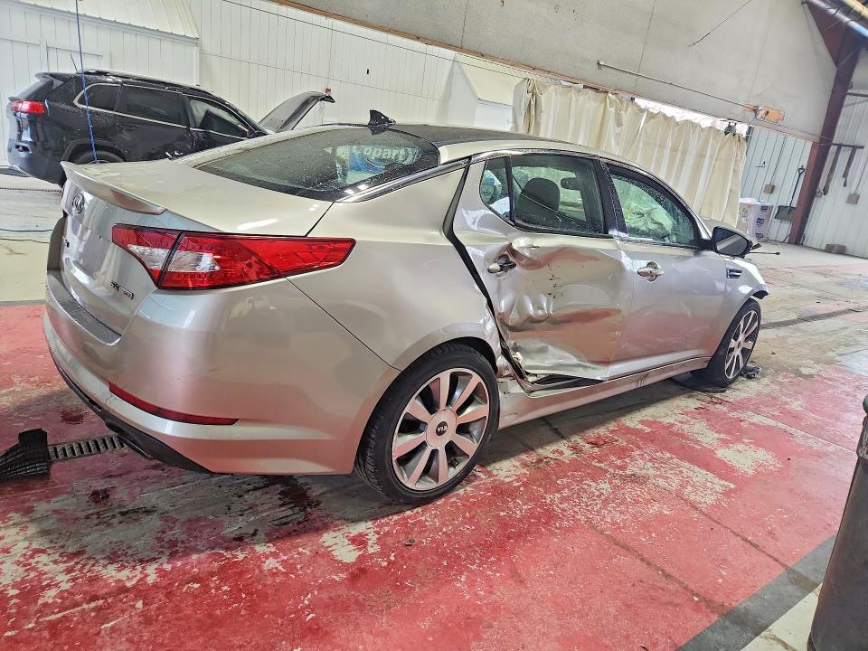 Photo 3 from auction – 2011 KIA OPTIMA with VIN KNAGR4A67B5134036