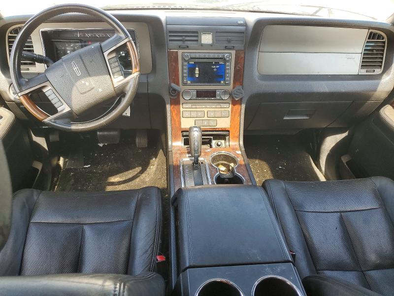 Photo 8 from auction – 2012 LINCOLN NAVIGATOR with VIN 5LMJJ2J51CEL07040