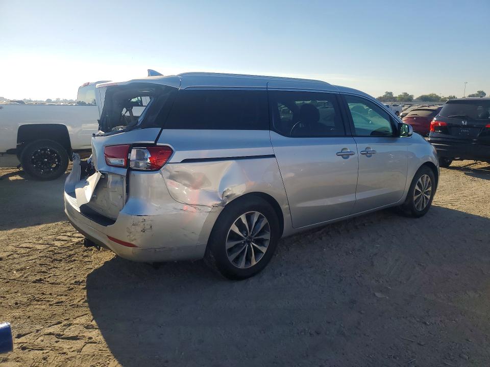 Photo 3 from auction – 2015 KIA SEDONA with VIN KNDMC5C14F6037293