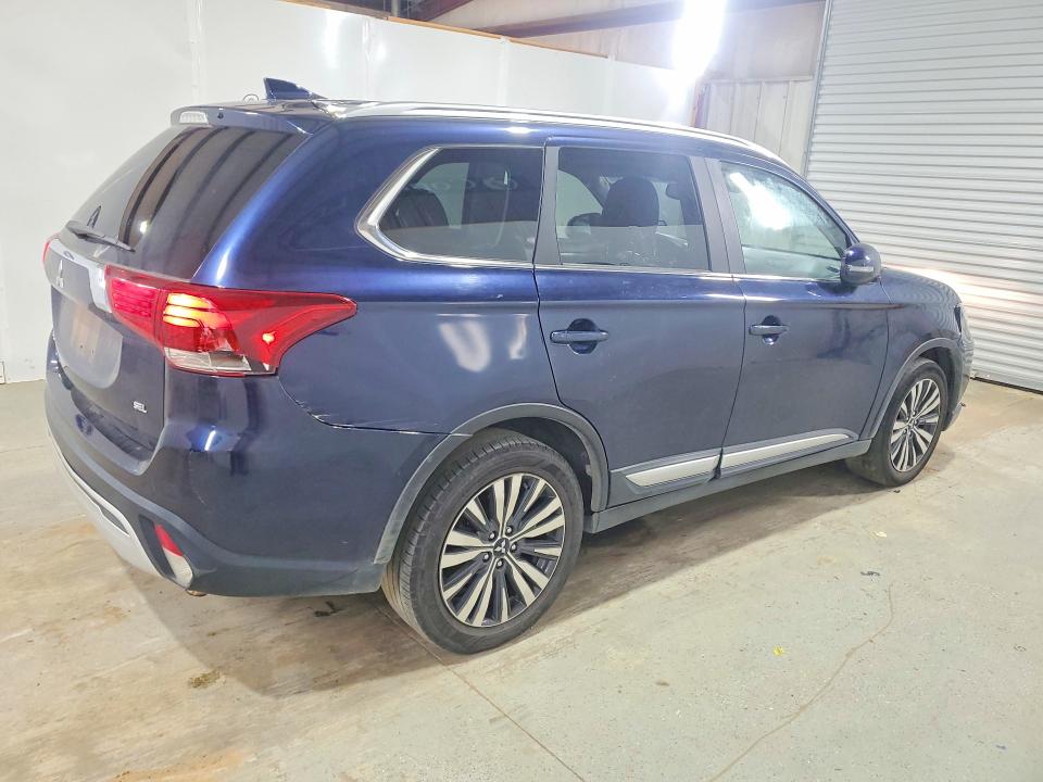 Photo 3 from auction – 2020 MITSUBISHI OUTLANDER with VIN JA4AD3A31LZ035935