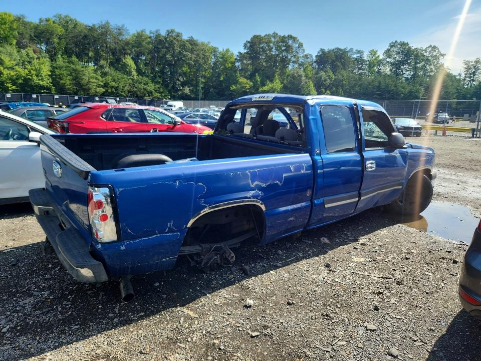 Photo 3 from auction – 2003 CHEVROLET SILVERADO with VIN 2GCEC19V431290236