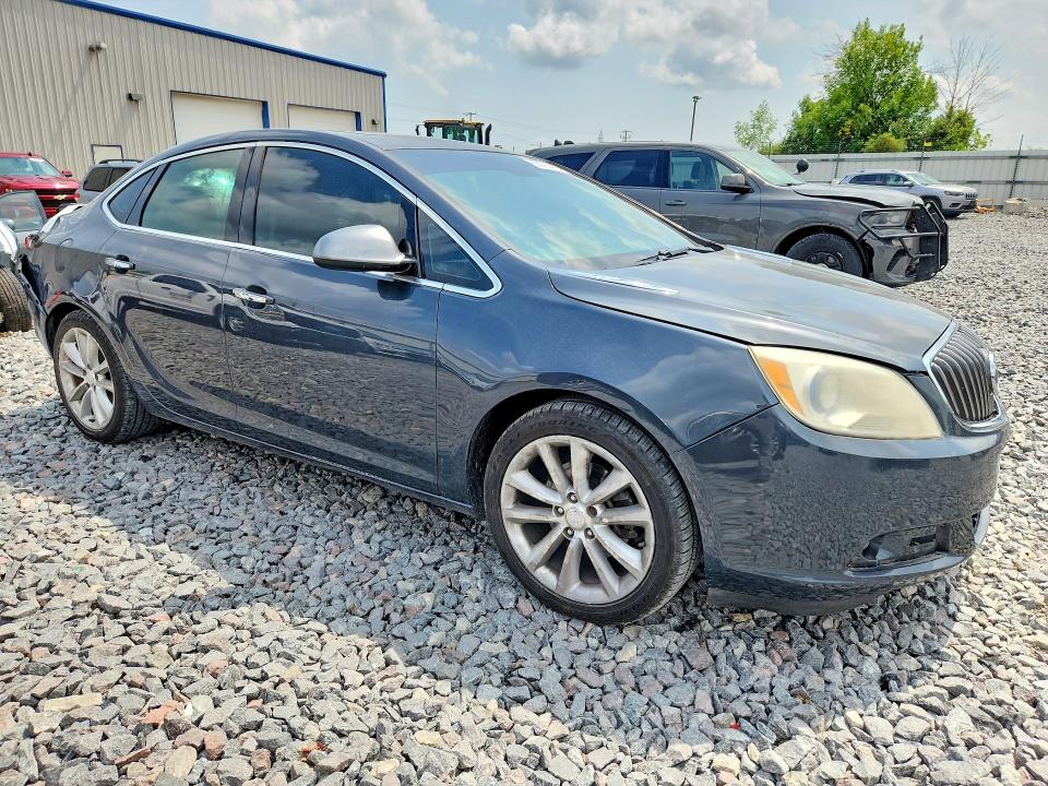 Foto 4 de la subasta – 2013 BUICK VERANO con VIN 1G4PT5SV2D4148267