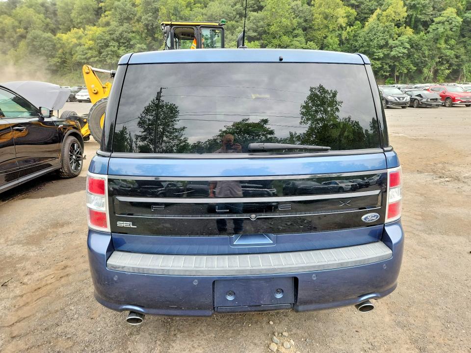 Photo 6 from auction – 2018 FORD FLEX with VIN 2FMGK5C8XJBA06830