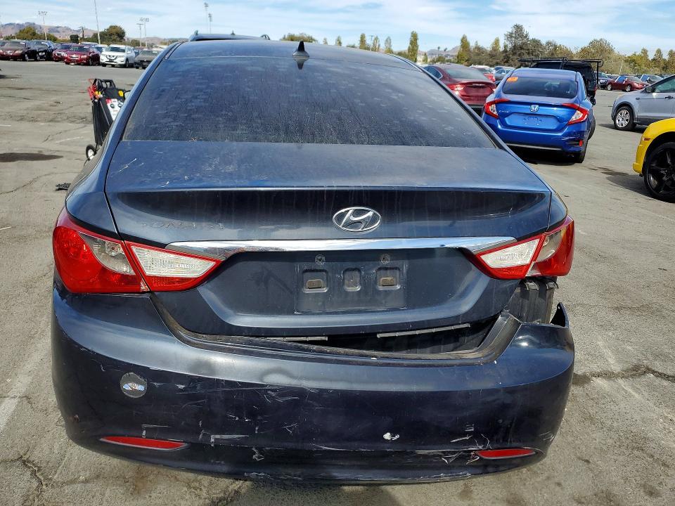 Photo 6 from auction – 2011 HYUNDAI SONATA with VIN 5NPEB4AC3BH264769