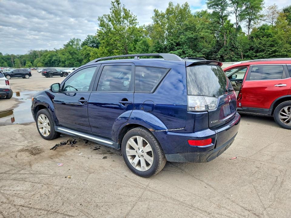 Photo 2 from auction – 2010 MITSUBISHI OUTLANDER with VIN JA4AT3AW7AZ001931