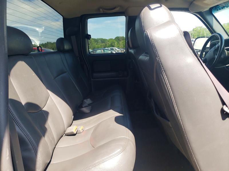 Photo 10 from auction – 2004 CHEVROLET SILVERADO with VIN 1GCEK19T64E350924
