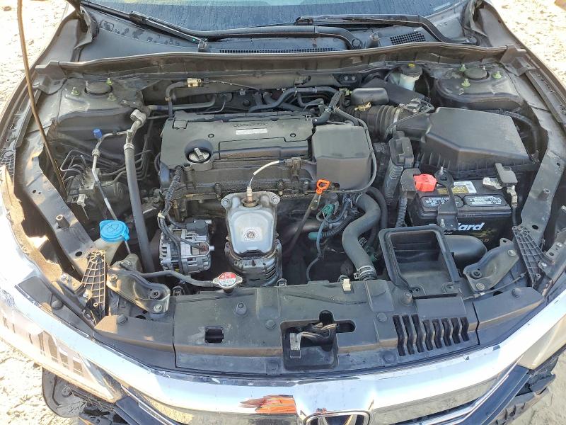 Photo 11 from auction – 2017 HONDA ACCORD with VIN 1HGCR2F32HA233904