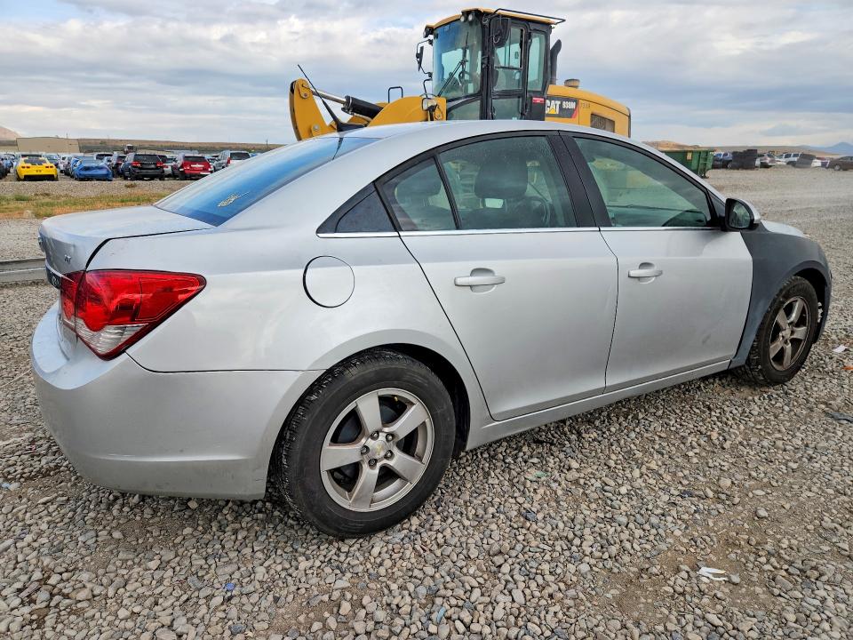 Photo 3 from auction – 2014 CHEVROLET CRUZE with VIN 1G1PC5SB5E7411239