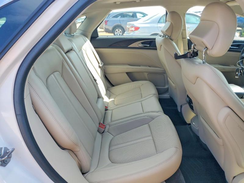 Photo 10 from auction – 2017 LINCOLN MKZ with VIN 3LN6L5F98HR607632
