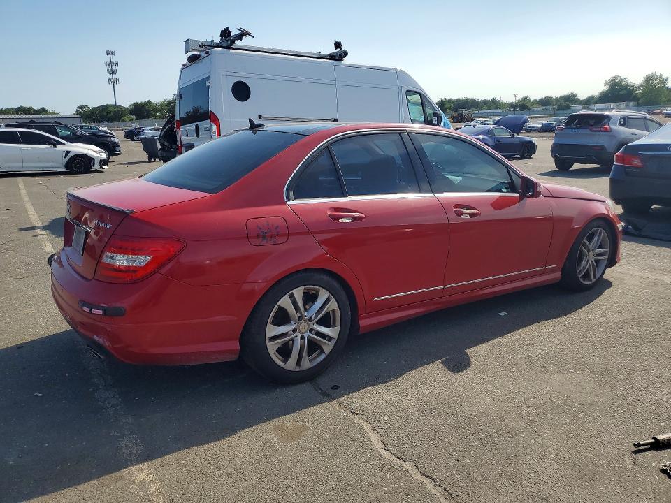 Photo 3 from auction – 2012 MERCEDES-BENZ C with VIN WDDGF8BBXCF862563