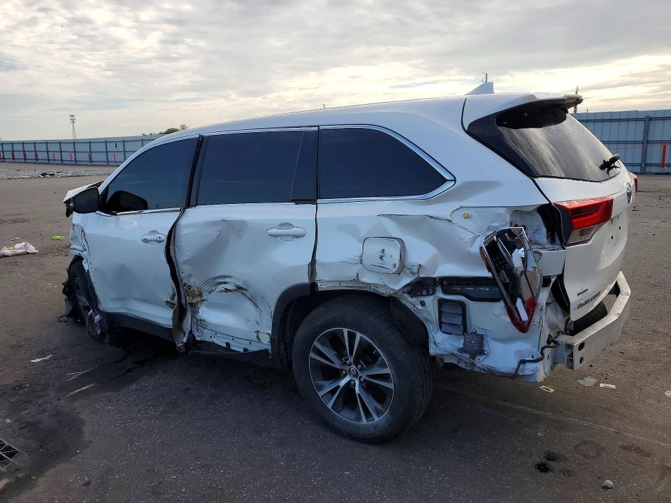 Photo 2 from auction – 2019 TOYOTA HIGHLANDER with VIN 5TDBZRFH2KS734719
