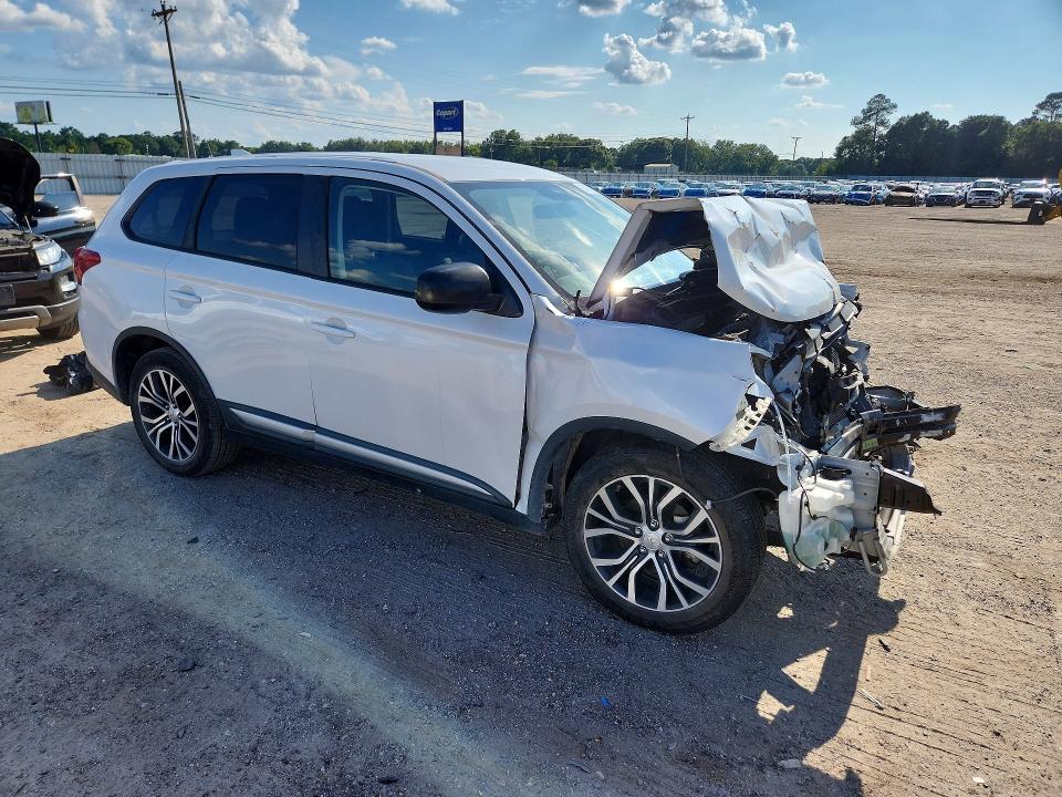 Photo 4 from auction – 2017 MITSUBISHI OUTLANDER with VIN JA4AD2A36HZ038637