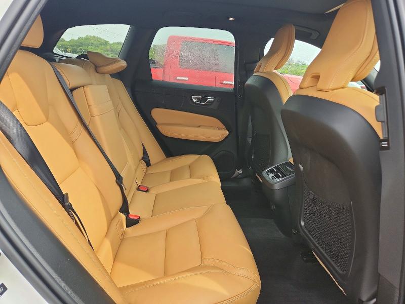 Photo 11 from auction – 2022 VOLVO XC60 with VIN YV4L12RL7N1961857