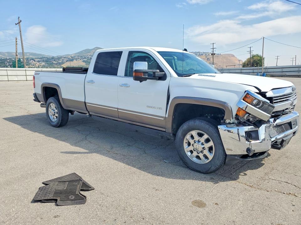 Photo 4 from auction – 2015 CHEVROLET SILVERADO with VIN 1GC4K0E83FF130256