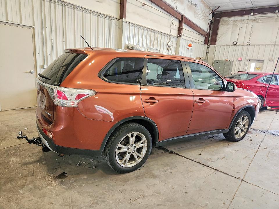 Photo 3 from auction – 2015 MITSUBISHI OUTLANDER with VIN JA4AZ3A36FZ013435