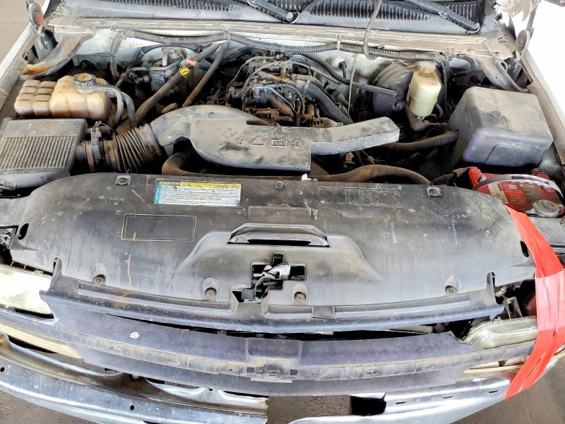 Photo 11 from auction – 2000 CHEVROLET SILVERADO with VIN 1GCEC14V3YE407477