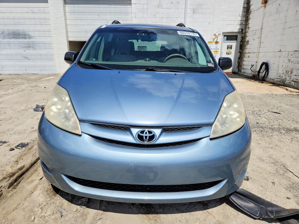 Photo 5 from auction – 2010 TOYOTA SIENNA with VIN 5TDKK4CC0AS335340