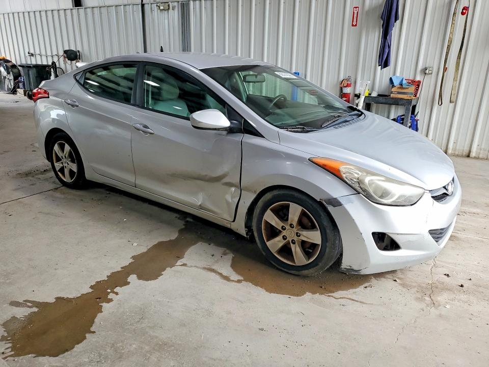 Photo 4 from auction – 2012 HYUNDAI ELANTRA with VIN KMHDH4AE3CU187092