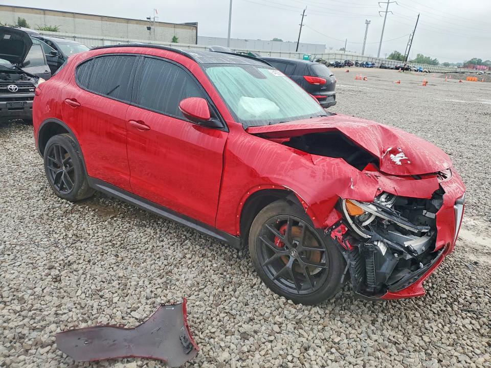 Снимка 4 от търг – 2019 ALFA ROMEO STELVIO с VIN ZASPAKAN2K7C51685