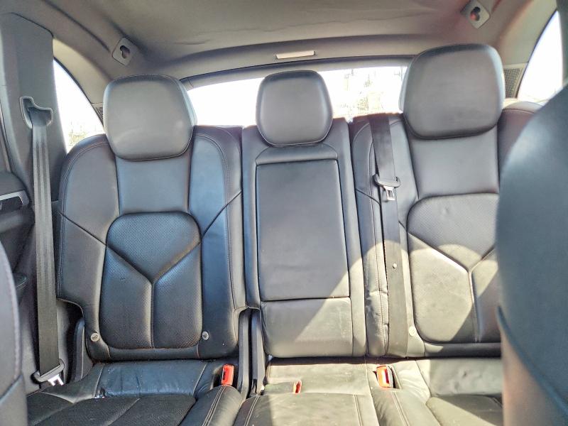 Photo 10 from auction – 2014 PORSCHE CAYENNE with VIN WP1AE2A24ELA50535