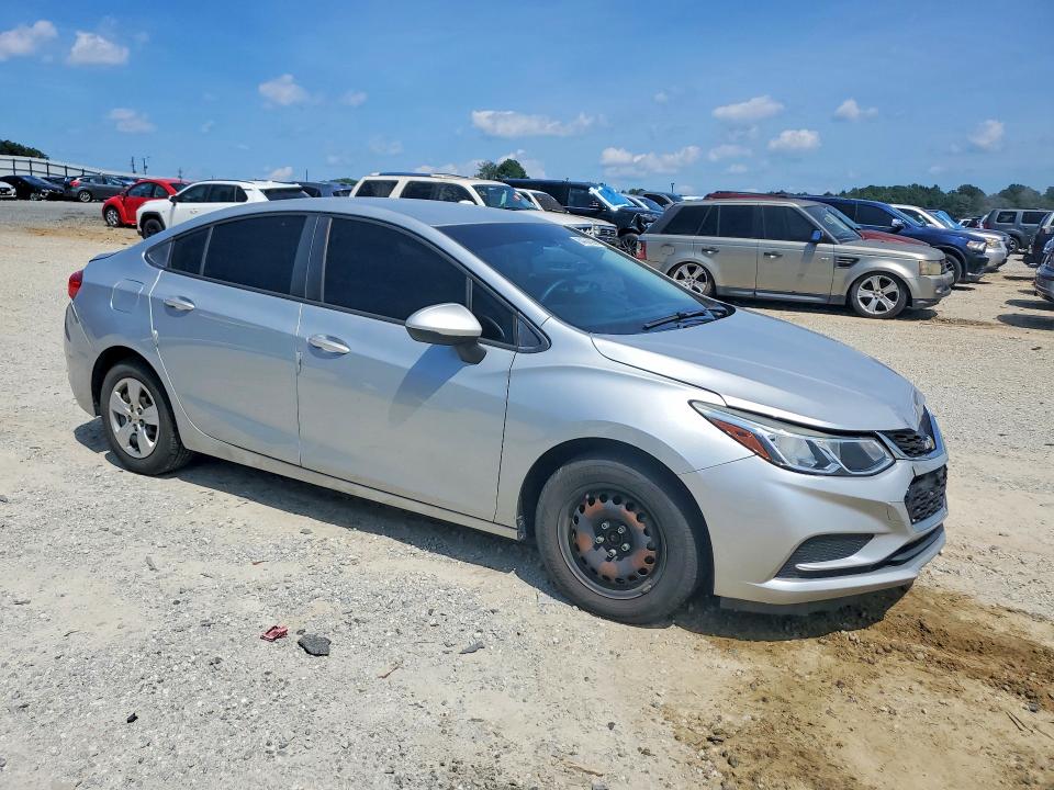 Photo 4 from auction – 2018 CHEVROLET CRUZE with VIN 1G1BC5SM0J7238560