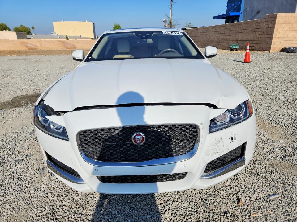 Фото 5 с аукциона – 2017 JAGUAR XF с VIN SAJBE4BV4HCY26730