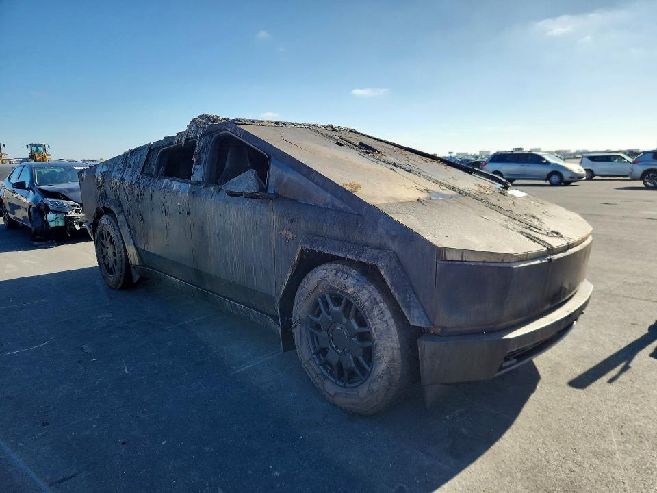 Photo 4 from auction – 2024 TESLA CYBERTRUCK with VIN 7G2CEHEE3RA000326