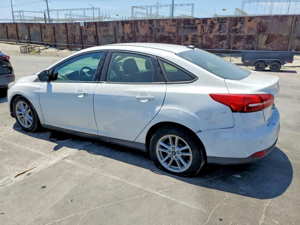 Photo 2 from auction – 2016 FORD FOCUS with VIN 1FADP3F2XGL399201